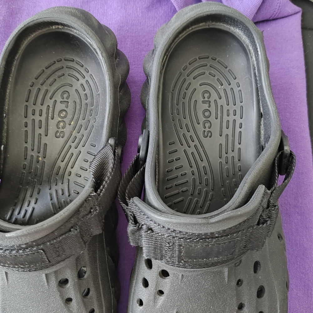 Crocs - Picture 2 of 8